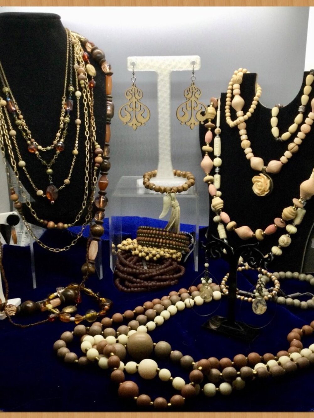 Light Wood Jewelery Lot,23 pc